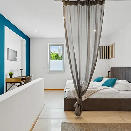 Gross, Modern, Vollausgestattet, Gemuetlich Mit Kueche Und Parkplatz Fuer Urlaub Oder Business Apartment Kettig Exterior photo