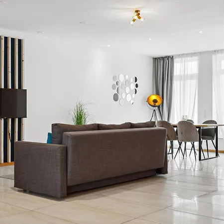 Gross, Modern, Vollausgestattet, Gemuetlich Mit Kueche Und Parkplatz Fuer Urlaub Oder Business Apartment Kettig Exterior photo