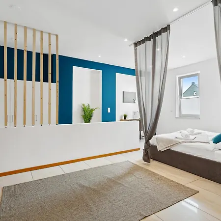 Gross, Modern, Vollausgestattet, Gemuetlich Mit Kueche Und Parkplatz Fuer Urlaub Oder Business Apartment Kettig Exterior photo