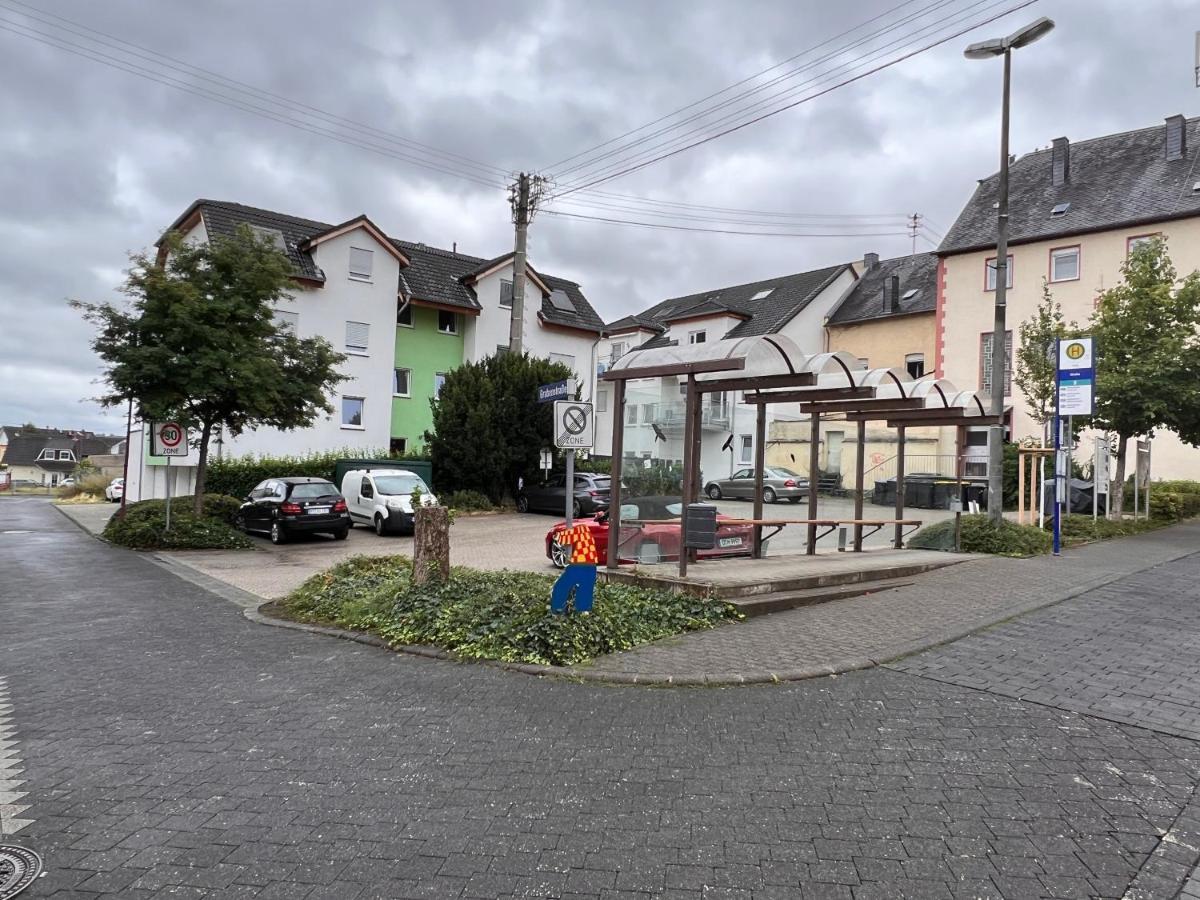 Gross, Modern, Vollausgestattet, Gemuetlich Mit Kueche Und Parkplatz Fuer Urlaub Oder Business * Kettig