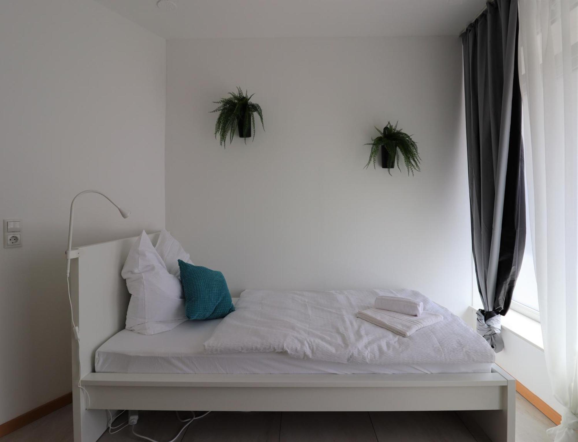Gross, Modern, Vollausgestattet, Gemuetlich Mit Kueche Und Parkplatz Fuer Urlaub Oder Business Appartement Kettig