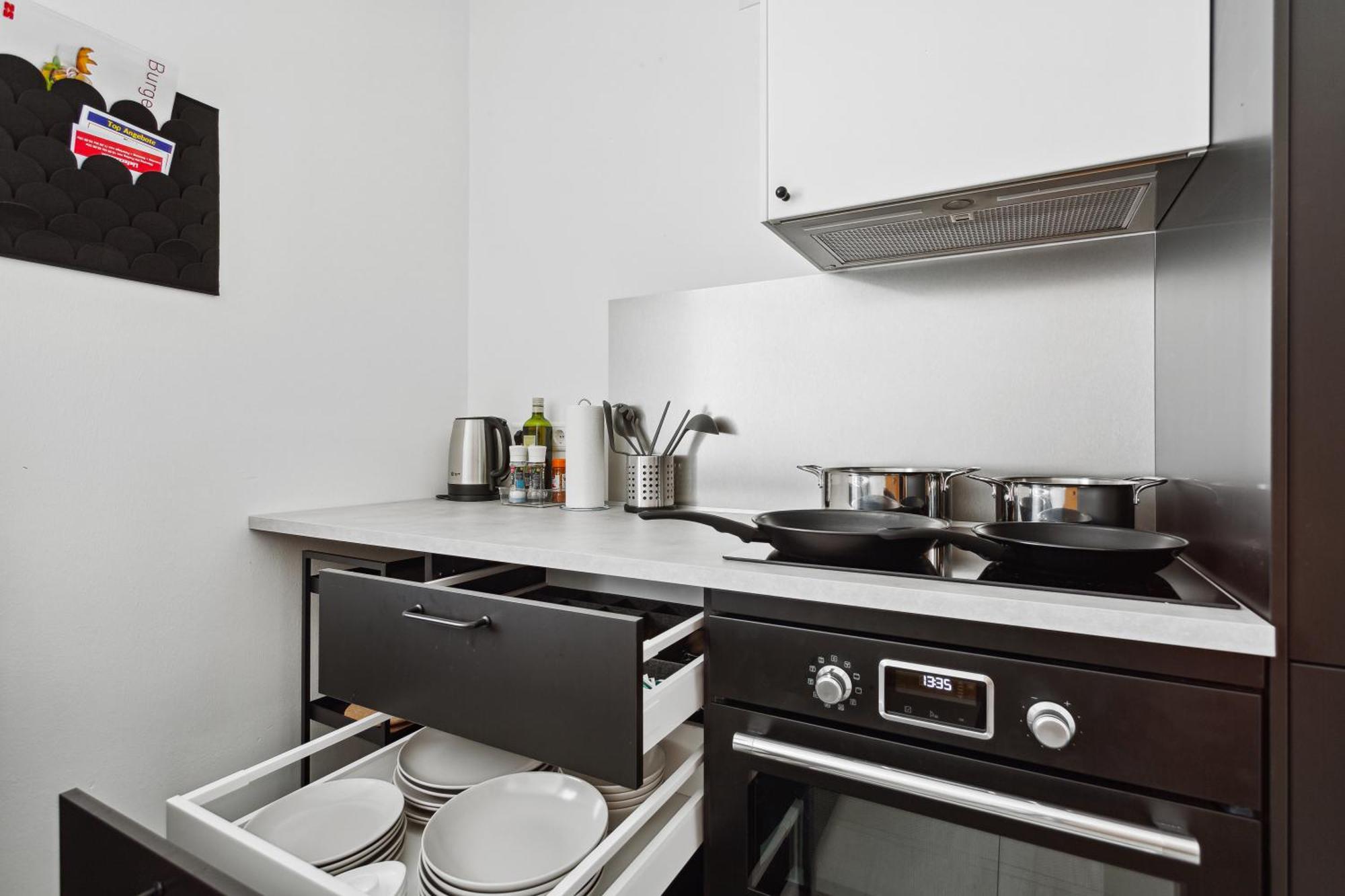 Appartement Gross, Modern, Vollausgestattet, Gemuetlich Mit Kueche Und Parkplatz Fuer Urlaub Oder Business Kettig