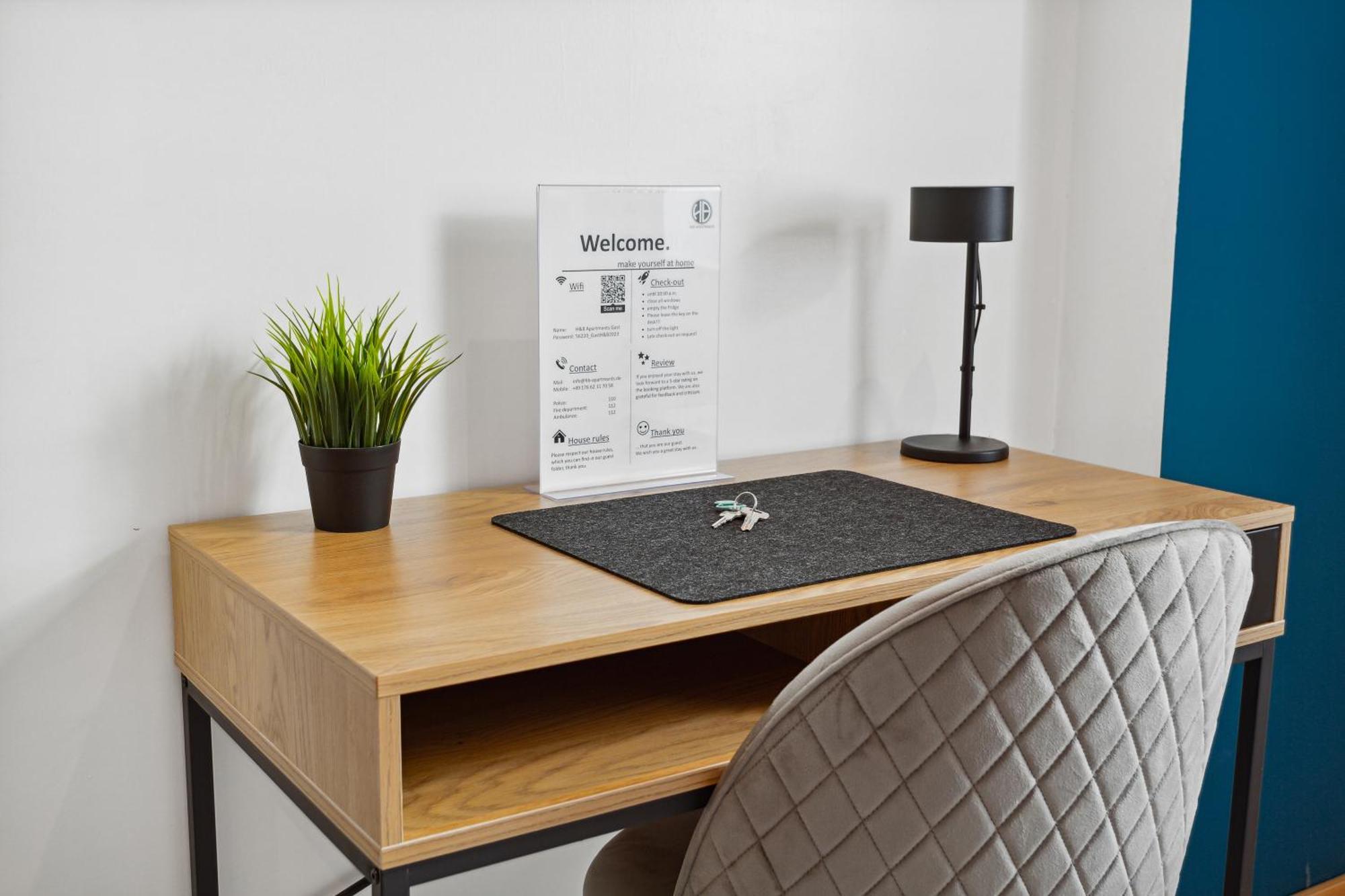 Gross, Modern, Vollausgestattet, Gemuetlich Mit Kueche Und Parkplatz Fuer Urlaub Oder Business Appartement